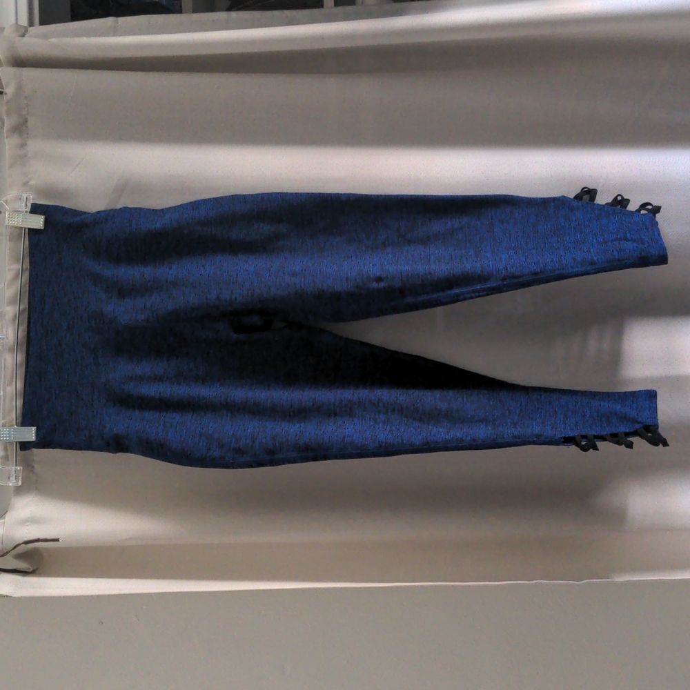 Beyond yoga cropped leggings small